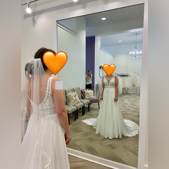 V-Neck Floor-length Wedding Dress - Picture 4 of 9